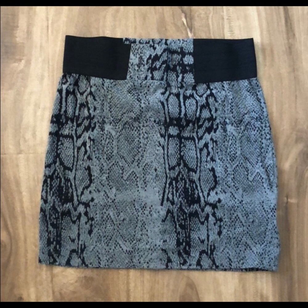 VTG Guess 90s/y2k Reptile Print Skirt
